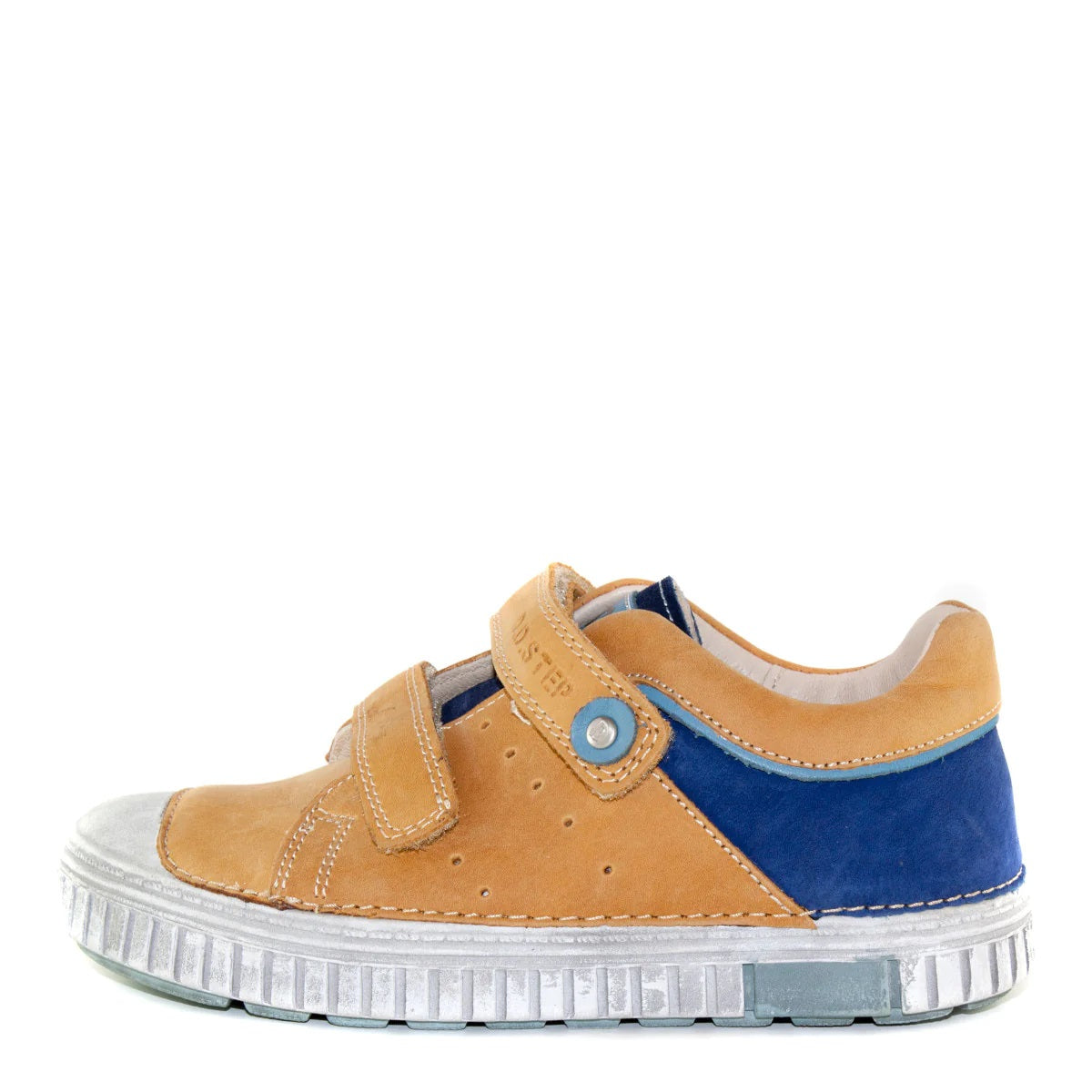 Premium quality sneaker with genuine leather lining and upper sandy brown with blue heel. Thanks to its high level of specialization, D.D. Step knows exactly what your child’s feet need, to develop properly in the various phases of growth. The exceptional comfort these shoes provide assure the well-being and happiness of your child.