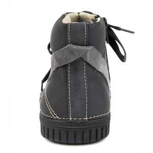 Premium quality high-top sneaker with genuine leather lining and upper black with grey stripe. Thanks to its high level of specialization, D.D. Step knows exactly what your child’s feet need, to develop properly in the various phases of growth. The exceptional comfort these shoes provide assure the well-being and happiness of your child.