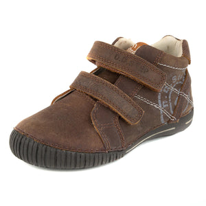 Premium quality high-top sneaker with genuine leather lining and upper brown with white stamp decor. Thanks to its high level of specialization, D.D. Step knows exactly what your child’s feet need, to develop properly in the various phases of growth. The exceptional comfort these shoes provide assure the well-being and happiness of your child.