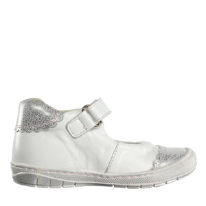 Szamos Kid Girl Dress Shoes In White With Silver Glitter And Butterflies And Velcro Strap - Made In Europe - shoekid.ca