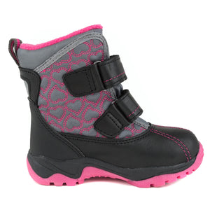 Premium quality snowboots with fleece insulation and waterproof upper with fuxia heart pattern. Thanks to its high level of specialization, D.D. Step knows exactly what your child’s feet need, to develop properly in the various phases of growth. The exceptional comfort these shoes provide assure the well-being and happiness of your child.