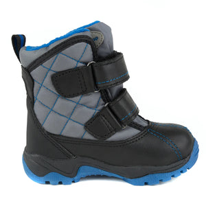 Premium quality snowboots with fleece insulation and waterproof upper with royal blue plaid pattern. Thanks to its high level of specialization, D.D. Step knows exactly what your child’s feet need, to develop properly in the various phases of growth. The exceptional comfort these shoes provide assure the well-being and happiness of your child.
