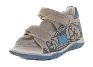 Premium quality sandals with genuine leather lining and upper in beige with race car pattern and double strap. Thanks to its high level of specialization, D.D. Step knows exactly what your child’s feet need, to develop properly in the various phases of growth. The exceptional comfort these shoes provide assure the well-being and happiness of your child.