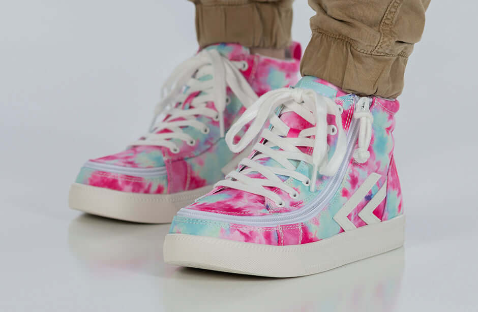 Billy Pink Watercolor BILLY CS 1.0 Sneaker High Tops worn by toddler, featuring easy laces and zipper for children, functional and fashionable.